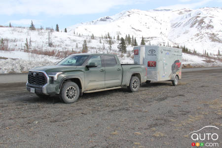 The Tundra with the trailer